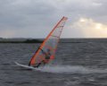 Frank met zijn FPD Wave 4.7 2006.Hier op de Starboard Acid van Hans.