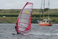 Jurjen op snelheid met zijn Naish Redline 7.6, zelfde als ik heb, alleen heeft Jurjen de Rode.