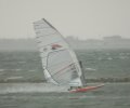 Speedsurfen op de Grevelingendam, in het baaitje, met S-Type 104 en North Warp F2006 6.3.<br />Het was echt miezerig weer.