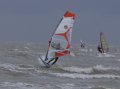 Spelen in de onshore chop/golven van de brouwersdam.
