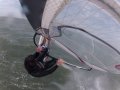 I'm flying. Stoerste surffoto die ik heb&nbsp;(tot nu toe). Lekker hoog&nbsp;boven de golven.&nbsp;<br />En dat over links, dat is echt mijn slechtste kant met springen.