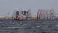 Start van een race met de Technos en Raceboards. Ik lig achter de wedstrijdboot, wachtend tot het start signaal.