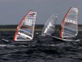 Upwind lopen de raceboards beter dan de Technos, ze lopen een stuk hoger.