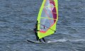 Heerlijk freeride/freemove met de JP FSW. Mooie foto van het fele geel van de Banzai 20/21 5.3