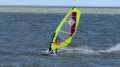 Begin van een gijp met de JP FSW 102 en Banzai 5.3. Mooie foto van de Banzai 5.3: fel geel!