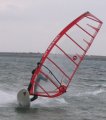 Hans zet een scherpe gybe in tijdens zijn eerste uur met zijn Hot Sails Speed Demon.