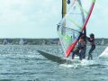 Ruimer om de boei, om om een langzamere gyber heen te komen.<br>Ideaal die Natural voor Slalom, door het lichte gewicht is het heel<br>makkelijk om een gybe te maken.