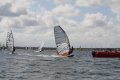 Marleen opweg naar de finish, wordt ingehaald door de winnaar van de volgende heat.