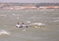Gezellig om weer eens met Martijn te surfen met zoveel wind. Even bij kletsen tussen 2 rakjes in.