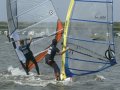 Tijdens de heat op zaterdag kon ik toch goed mee komen al had ik maar een 8,5 en 70cm breed board. Hier een poging bij de boei om Peter de Wit in te halen... Alsof dat kan.. Peter was op dat moment de enige in Nederland met een RS Slalom